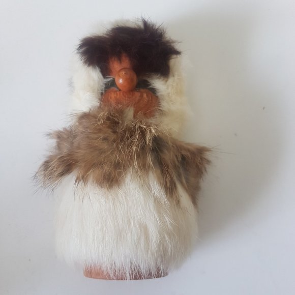 Vintage Wood Inuit Doll with Fur Raymond Bourbeau Handmade - Picture 12 of 14